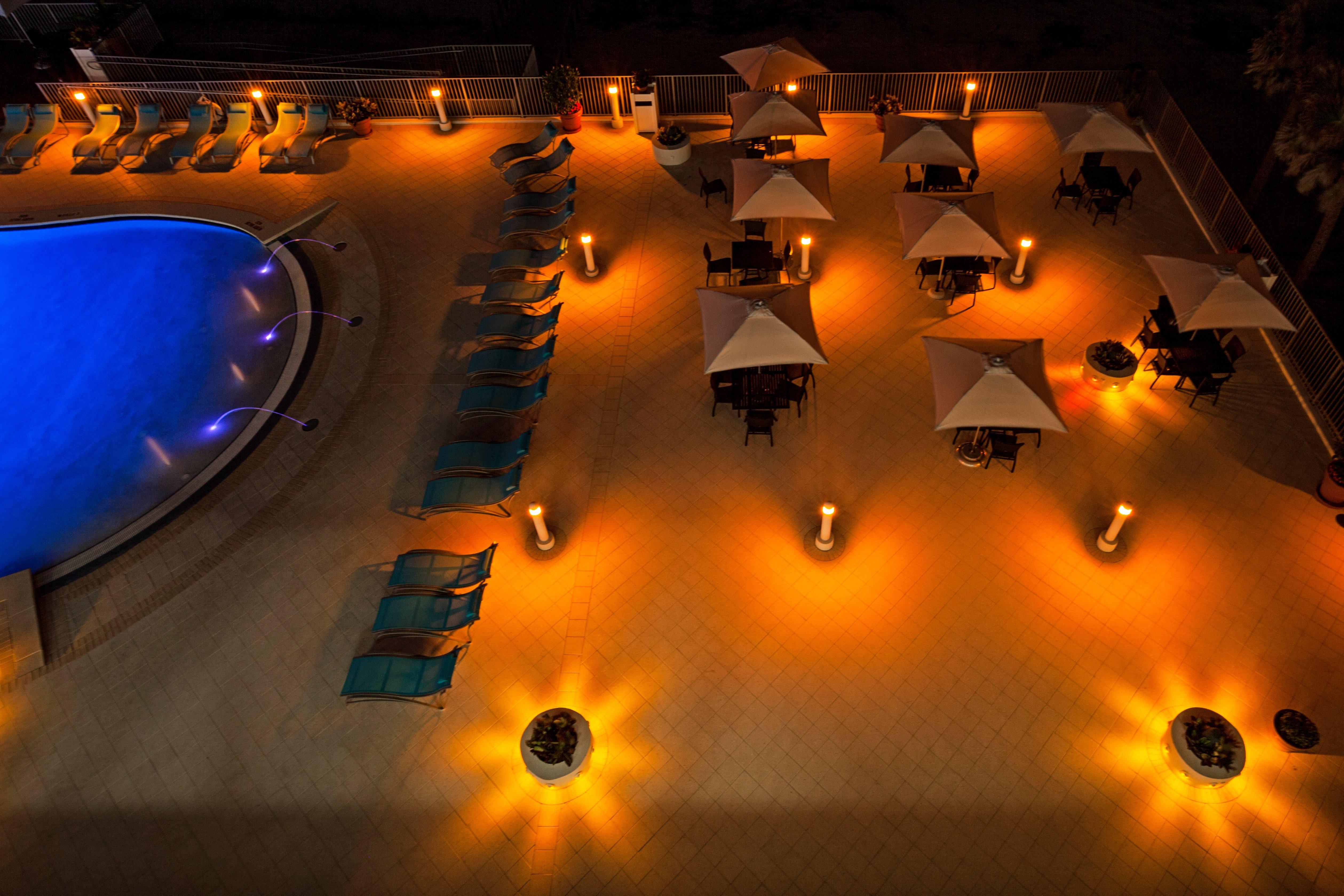 Holiday Inn Express & Suites Panama City Beach Beachfront, An Ihg Hotel Exteriör bild